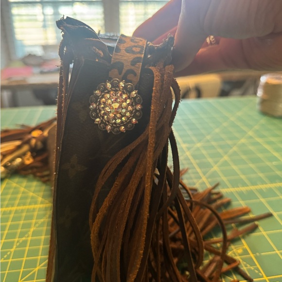 Louis Vuitton Brown Fringe Crossbody Bag- Tricked Out Vintage Tolietry 26 - Picture 6 of 8